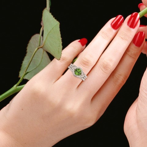 https://goldiam.co.il/en/sites/default/files/Jos15_ringfinger2%20%28Small%29.jpg